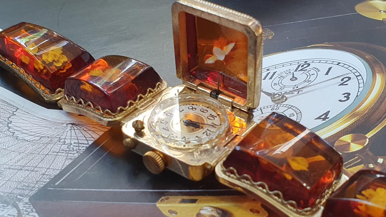 Đồng hồ Hổ phách - Siêu phẩm siêu độc từ nước Nga
