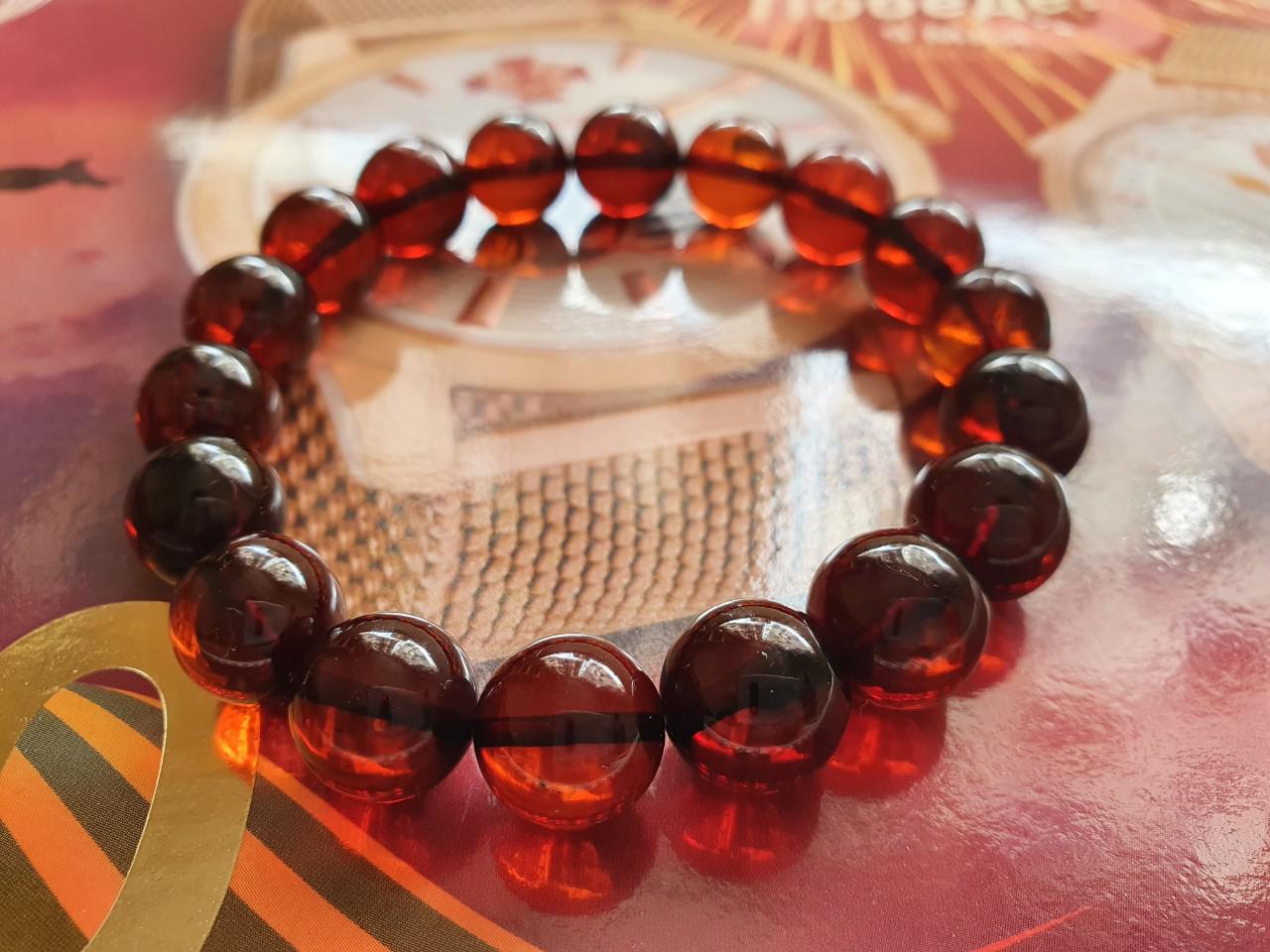 Vòng Huyết Phách 12 ly size 17,5