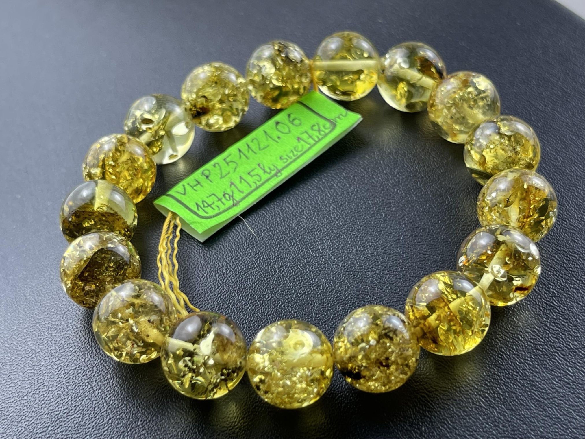 Vòng tay hổ phách VHP251121-06 14,7g 11,5 ly size 17,8 cm