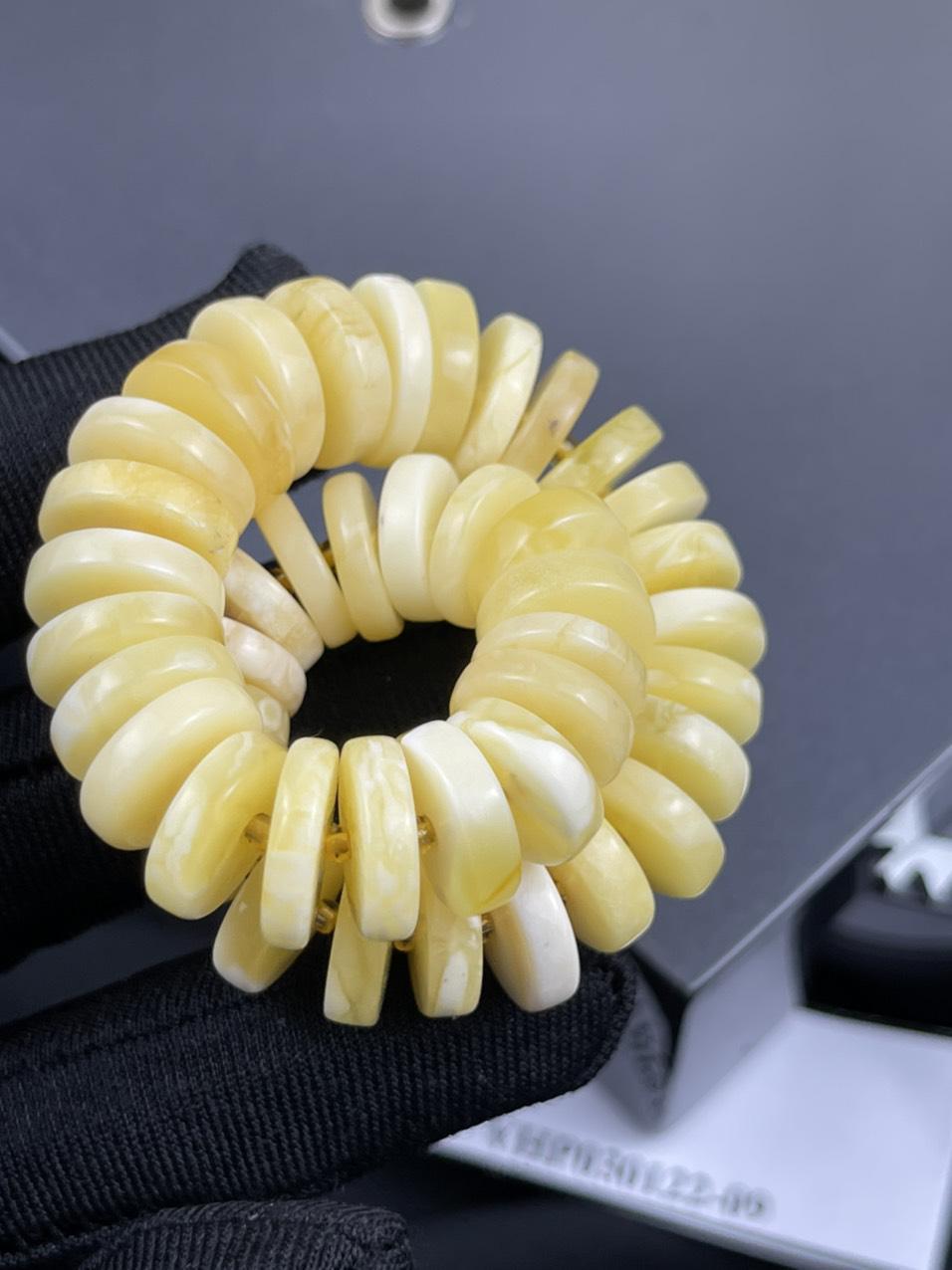 Vòng hồ phách VHP030122-09