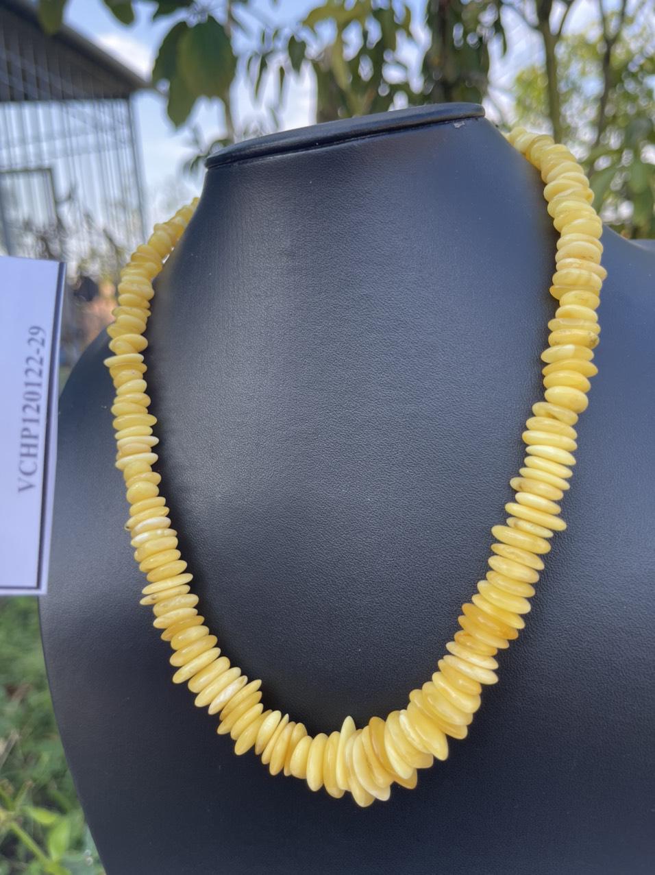 Vòng cổ Hổ Phách mix hạt thuôn dài màu vàng bơ VCHP120122-29