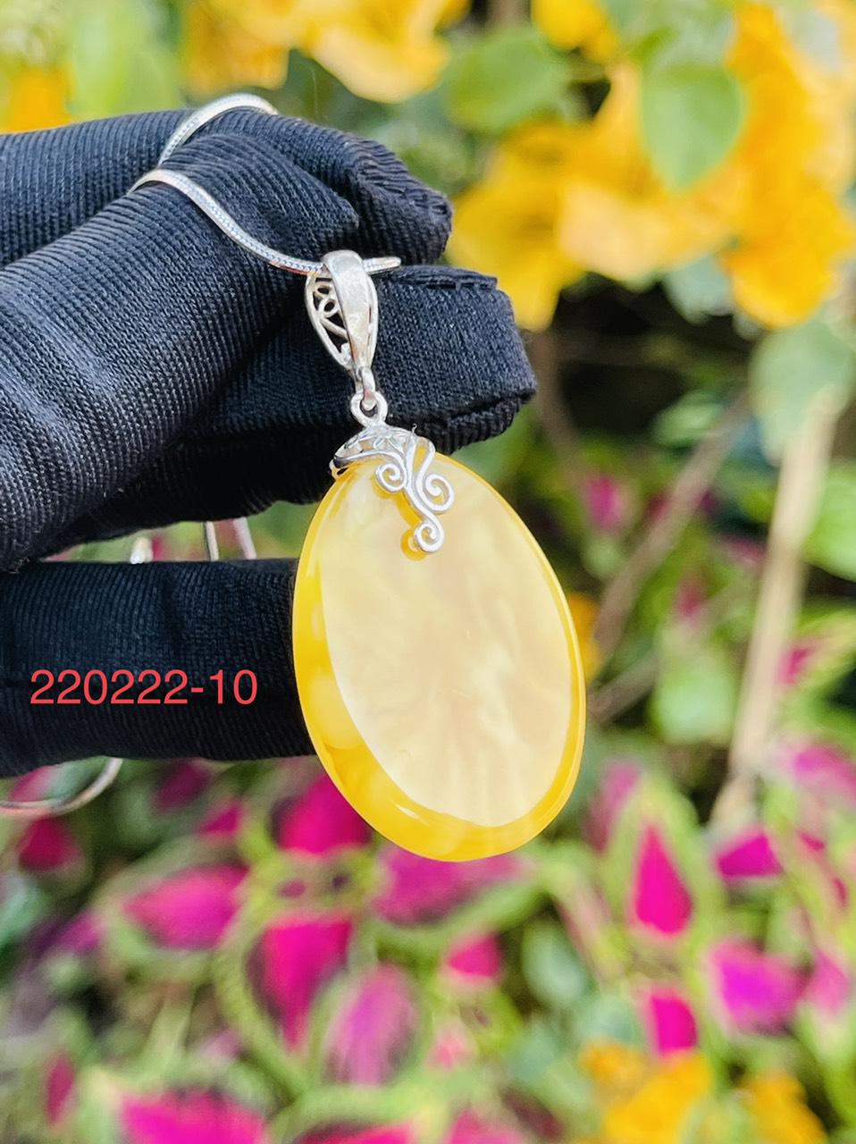 Mặt dây chuyền Hổ Phách móc bạc hoa văn MHP220222-10