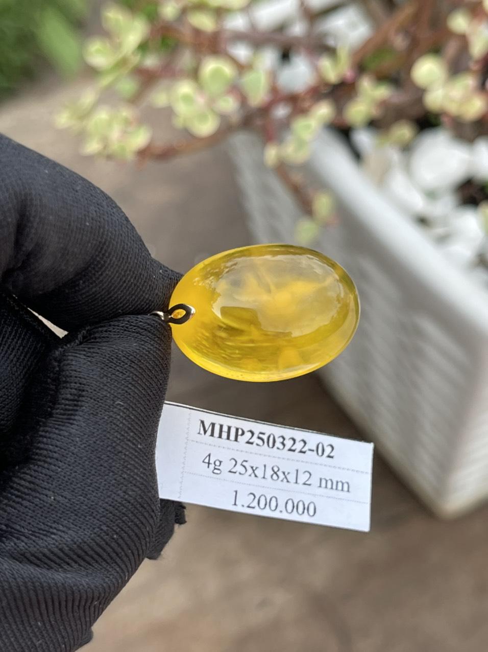 Mặt dây chuyền hổ phách MHP250322-02