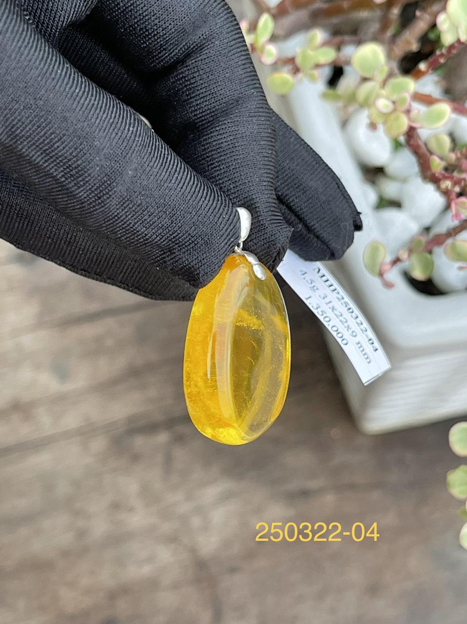 Mặt dây chuyền hổ phách MHP250322-04