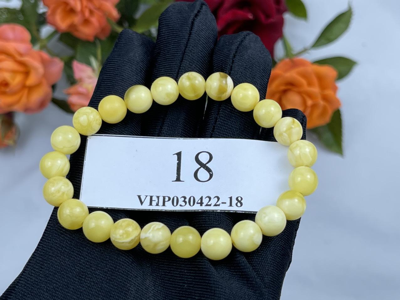 Vòng hổ phách màu trắng sữa VHP030422-18