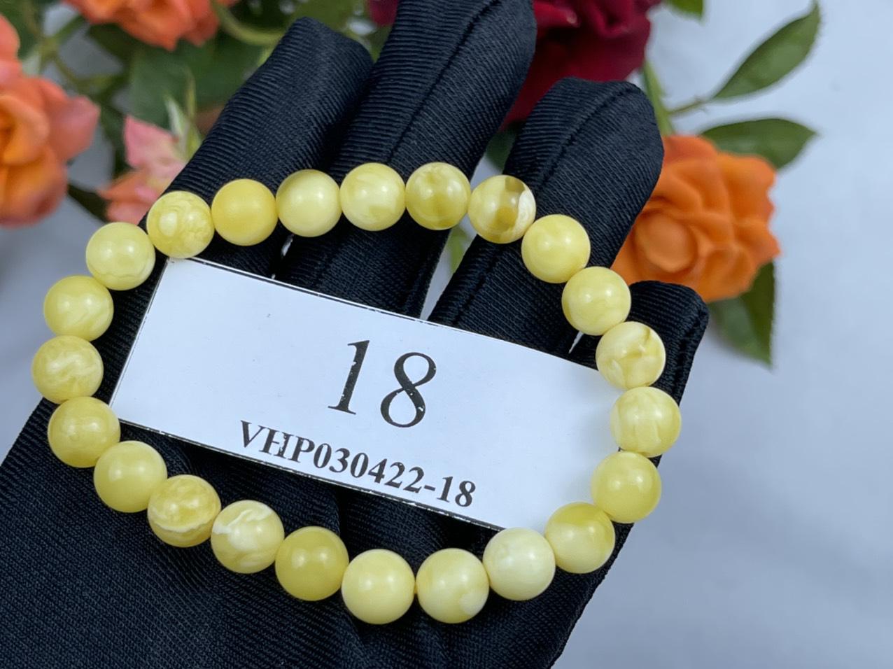 Vòng hổ phách màu trắng sữa VHP030422-18