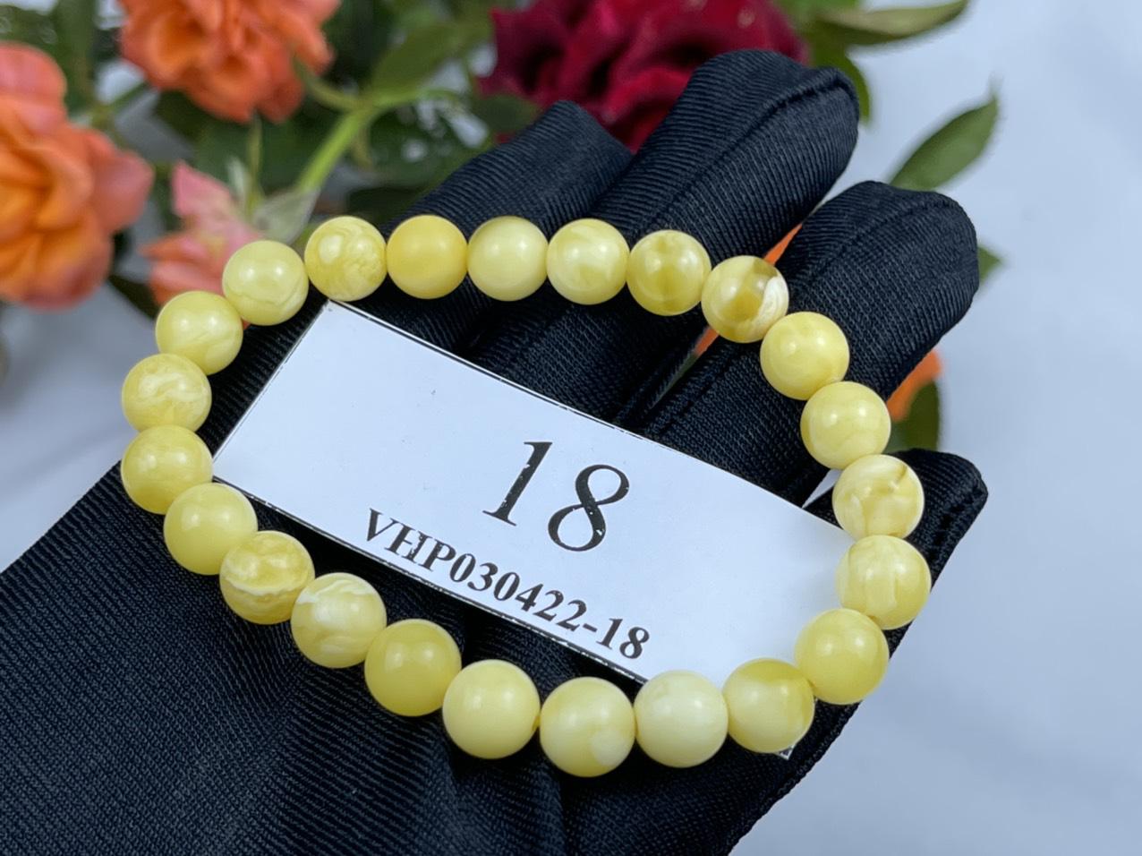 Vòng hổ phách màu trắng sữa VHP030422-18