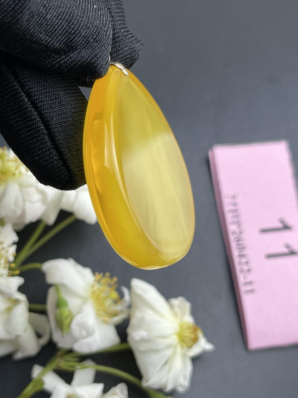 Mặt dây chuyền hổ phách MHP260422-11