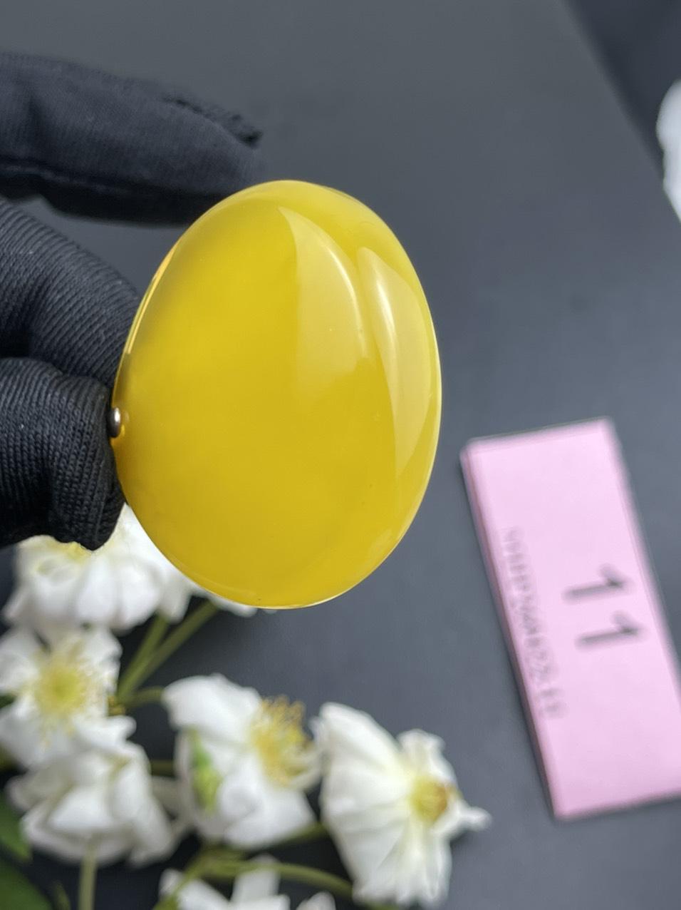 Mặt dây chuyền hổ phách MHP260422-11