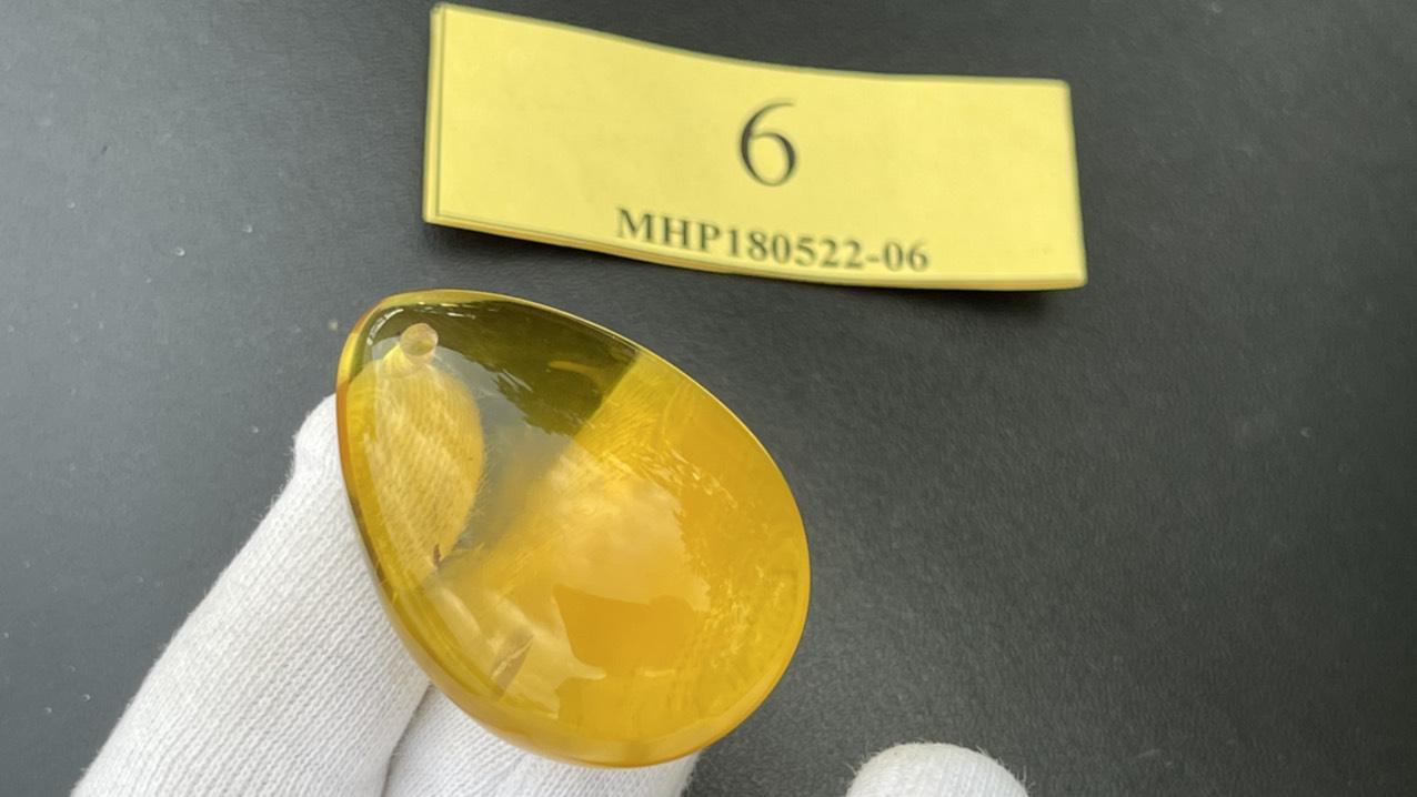 Mặt dây chuyền hổ phách MHP180522-06