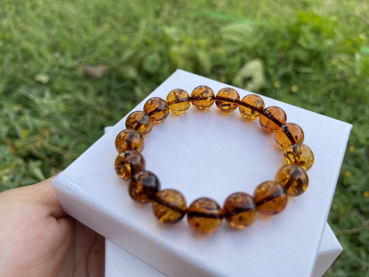 Vòng hổ phách VHP120622-10
