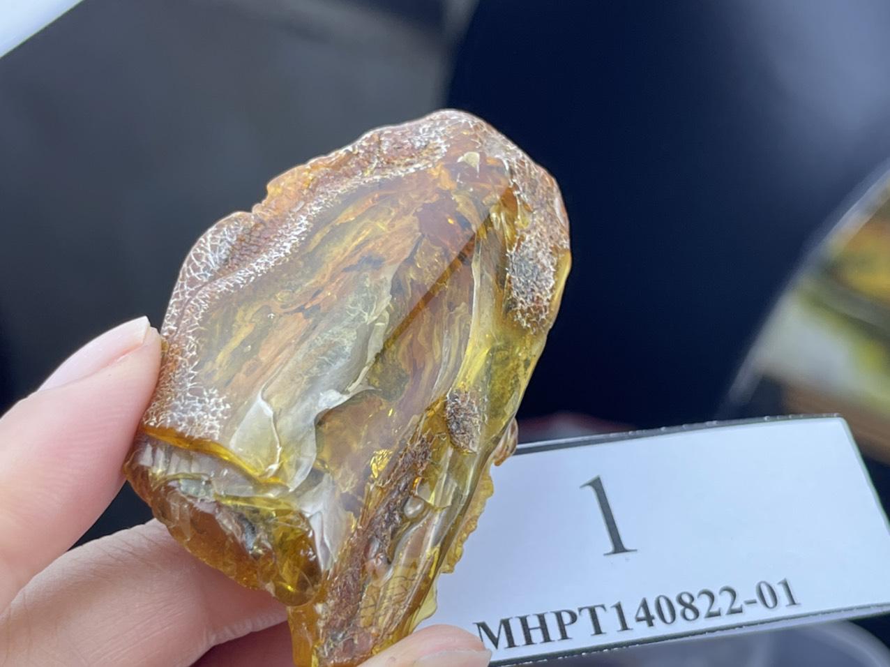 Đá hổ phách thô vân đẹp MHPT140822-01
