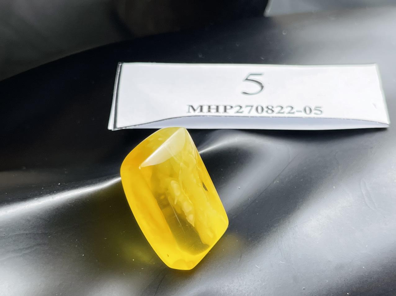 Mặt dây chuyền hổ phách MHP270822-05