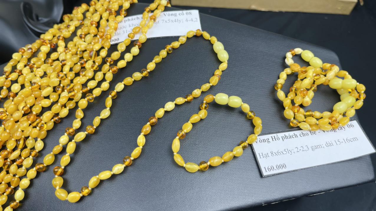 Bộ vòng tay và vòng cổ Hổ Phách cho bé 0608