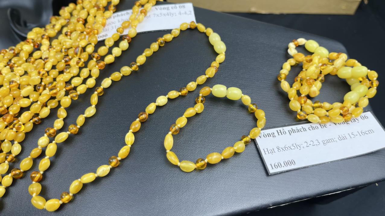 Bộ vòng tay và vòng cổ Hổ Phách cho bé 0608