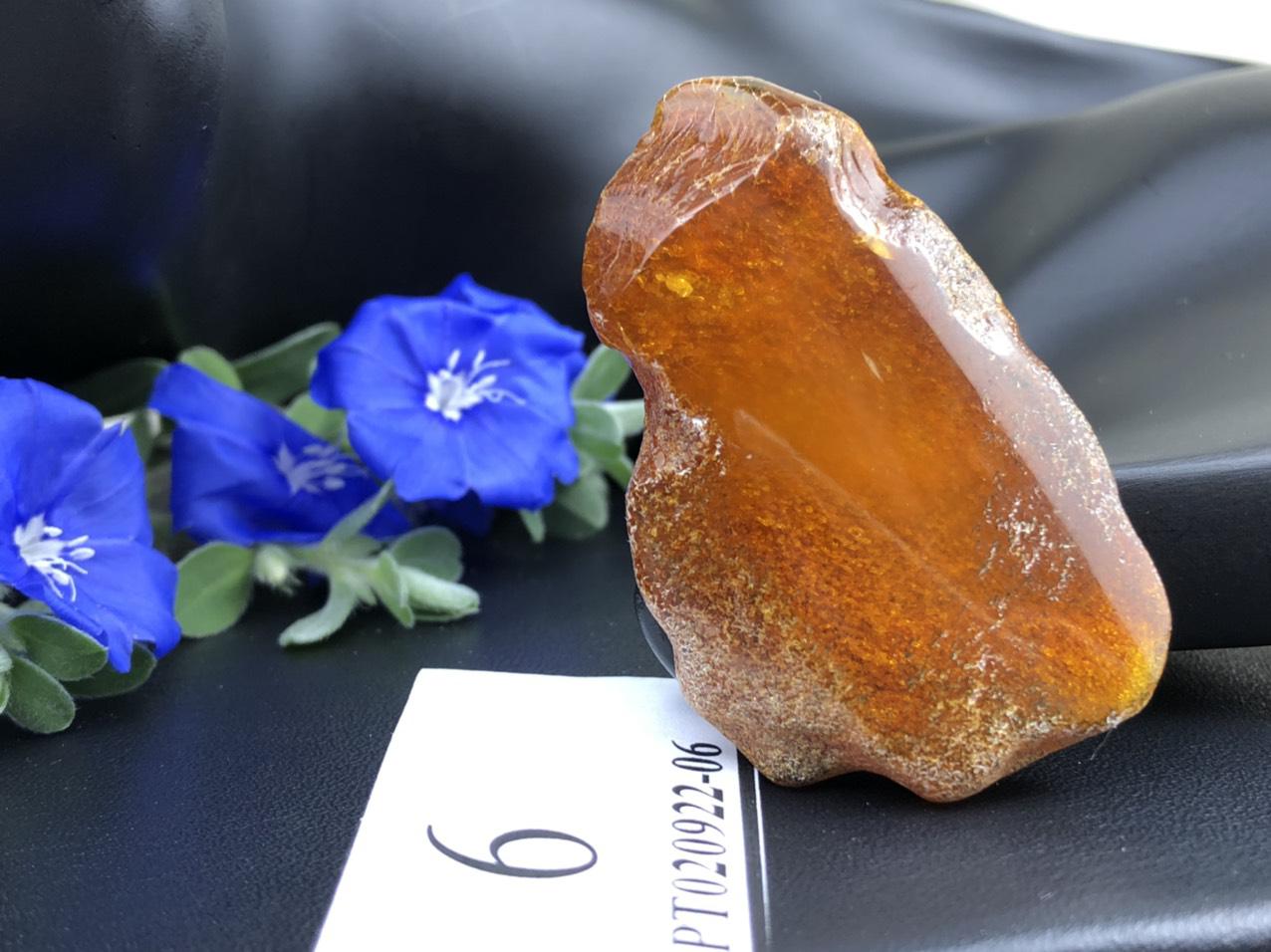 Mặt hổ phách thô MHPT020922-06