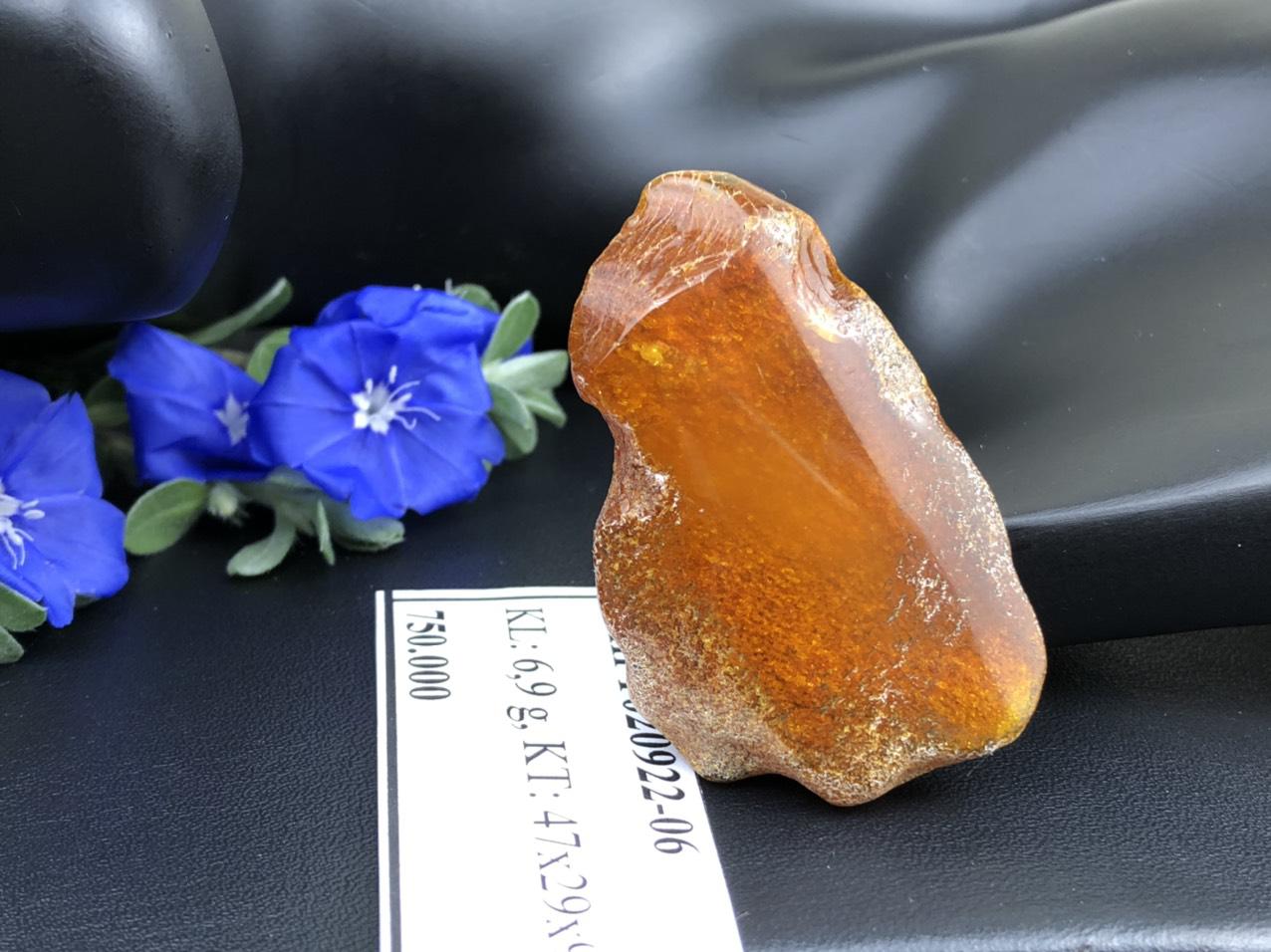 Mặt hổ phách thô MHPT020922-06