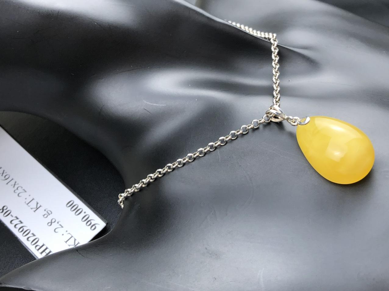 Mặt dây chuyền hổ phách MHP020922-08