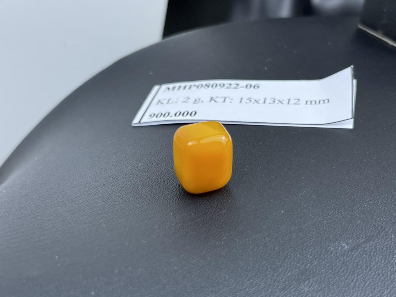 Mặt dây chuyền hổ phách Nga baltic mật lạp MHP080922-06