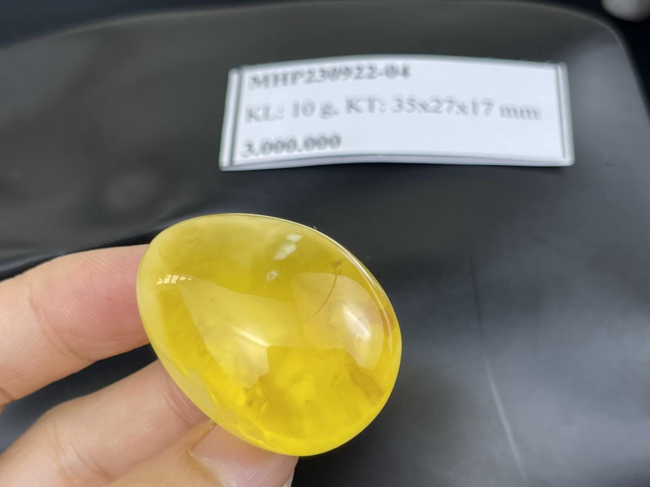 Đá hổ phách Nga nguyên khối hình giọt nước MHP230922-04