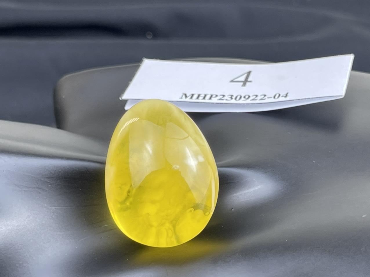 Đá hổ phách Nga nguyên khối hình giọt nước MHP230922-04