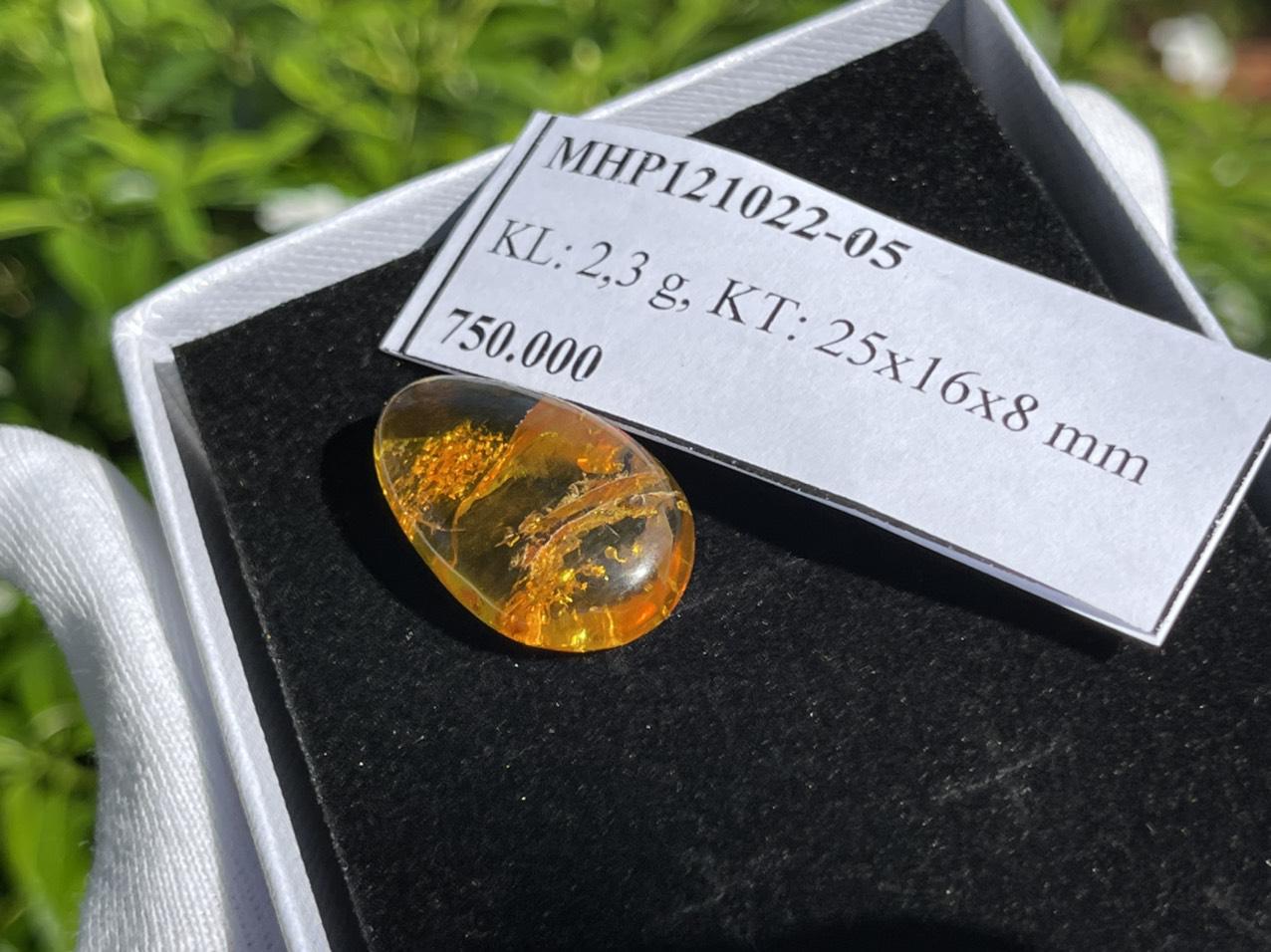 Mặt dây chuyền hổ phách MHP121022-05
