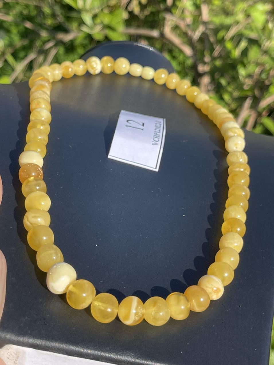 Vòng hổ phách Nga đeo cổ màu vàng sữa VCHP121022-12