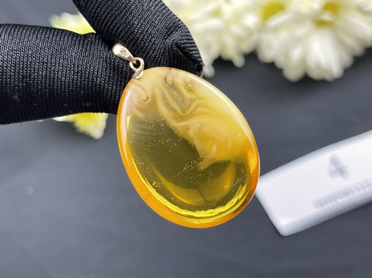 Mặt dây chuyền Hổ phách MHP081222-04
