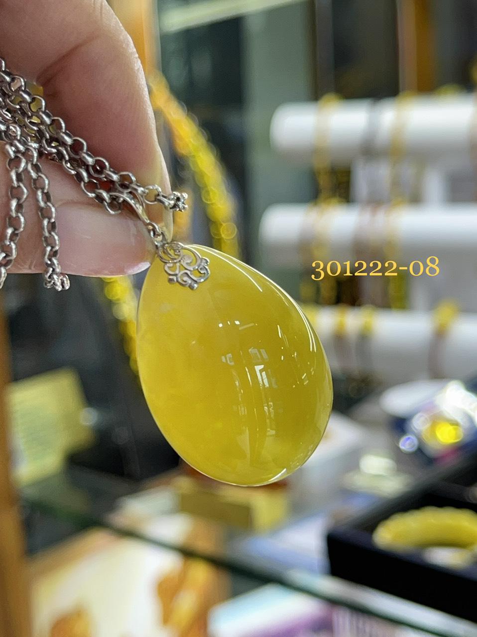 Mặt dây chuyền hổ phách móc bạc hoa văn cách điệu MHP301222-08