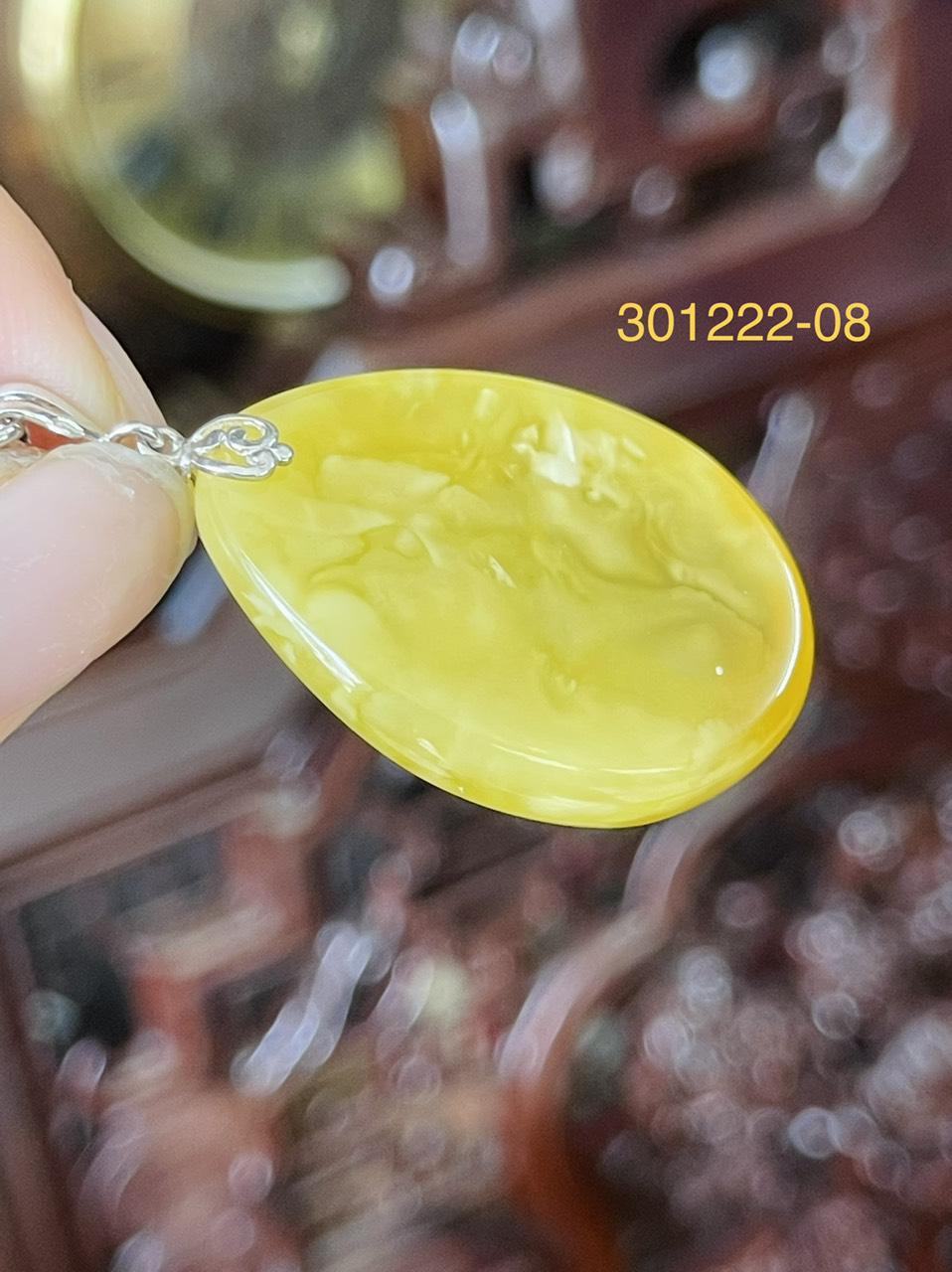 Mặt dây chuyền hổ phách móc bạc hoa văn cách điệu MHP301222-08