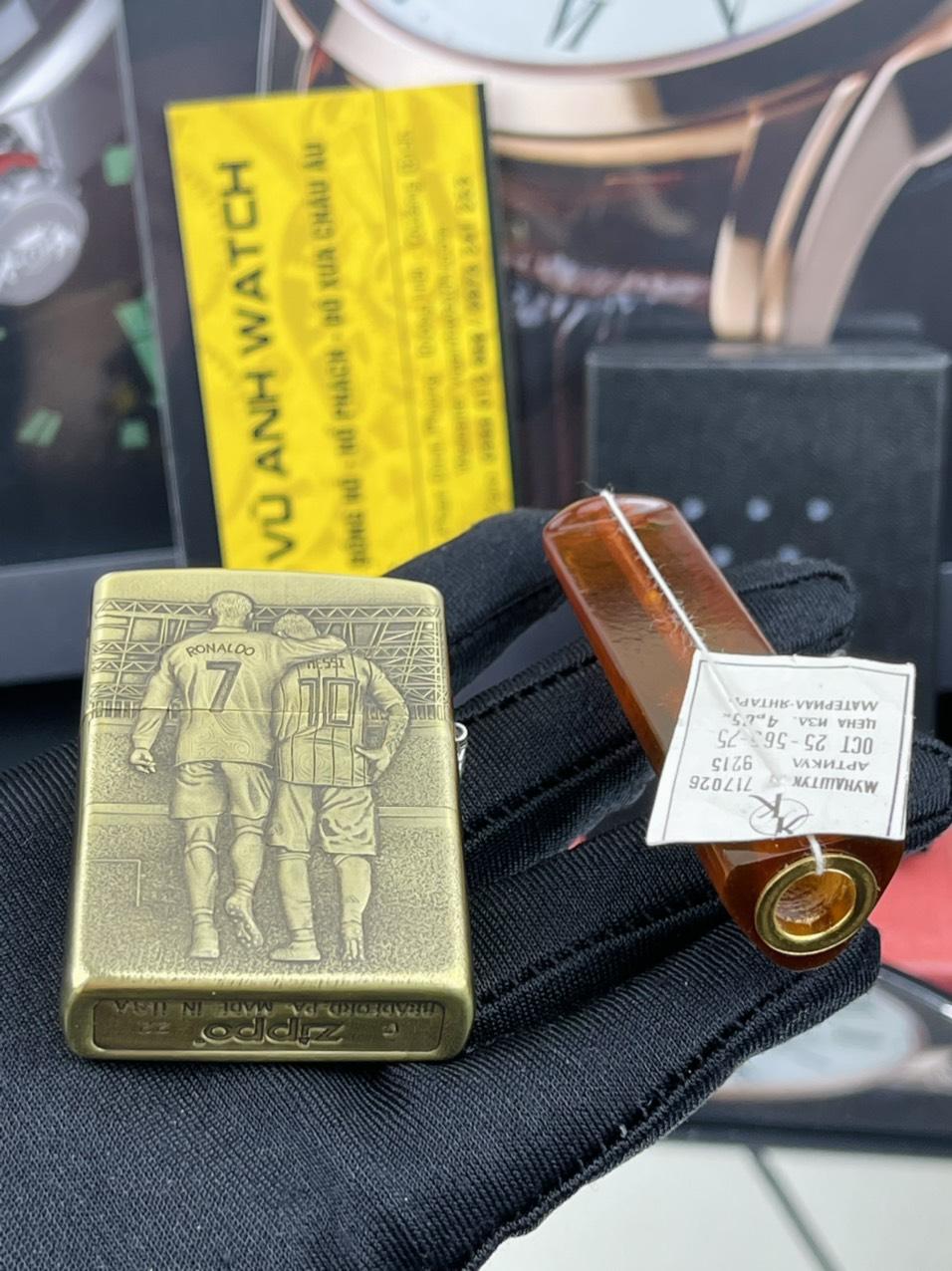 Bật lửa Zippo Ronaldo và Messi WC2022 và Tẩu thuốc Hổ Phách