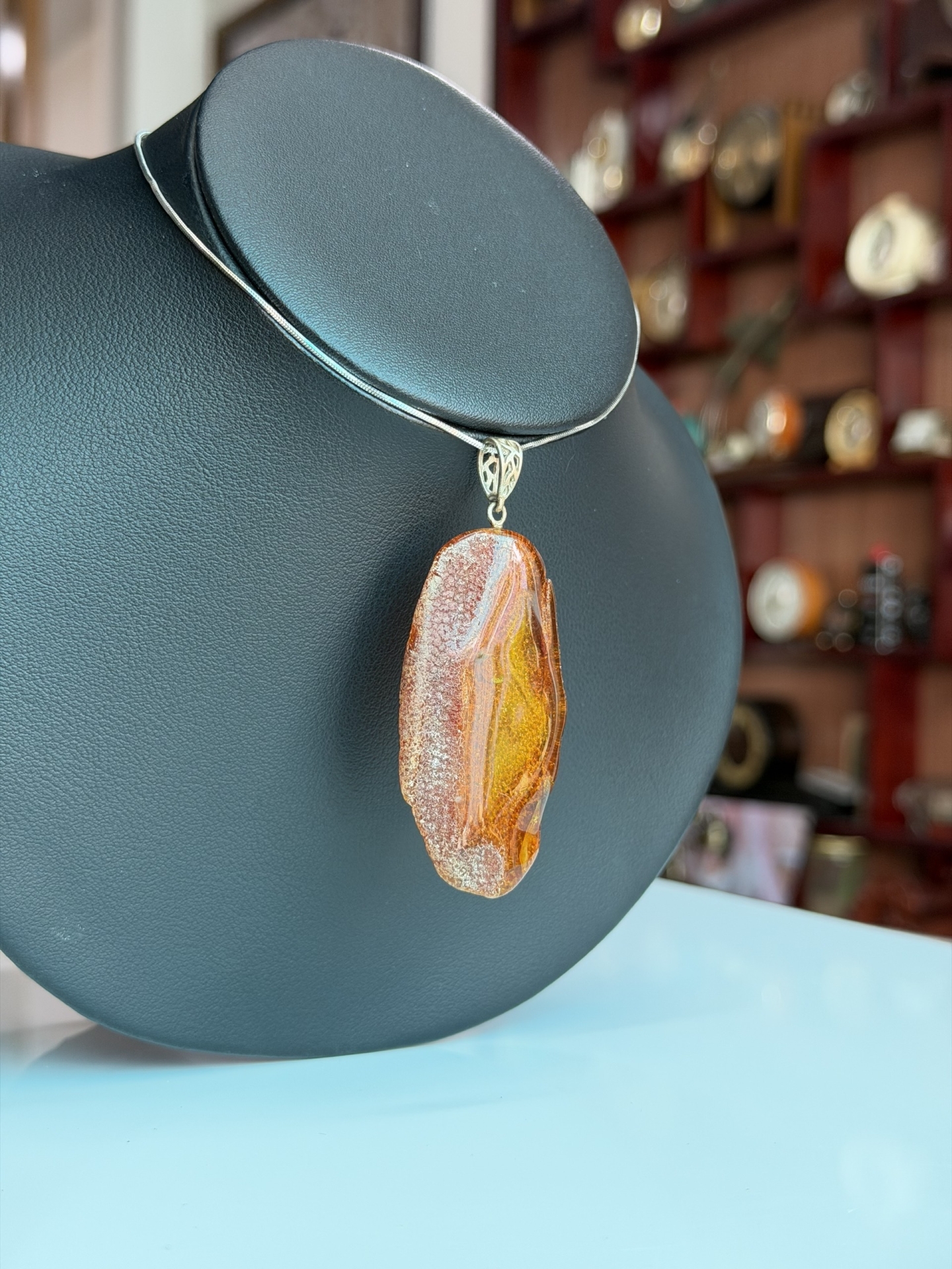 Mặt dây chuyền Hổ phách MHP230331-06