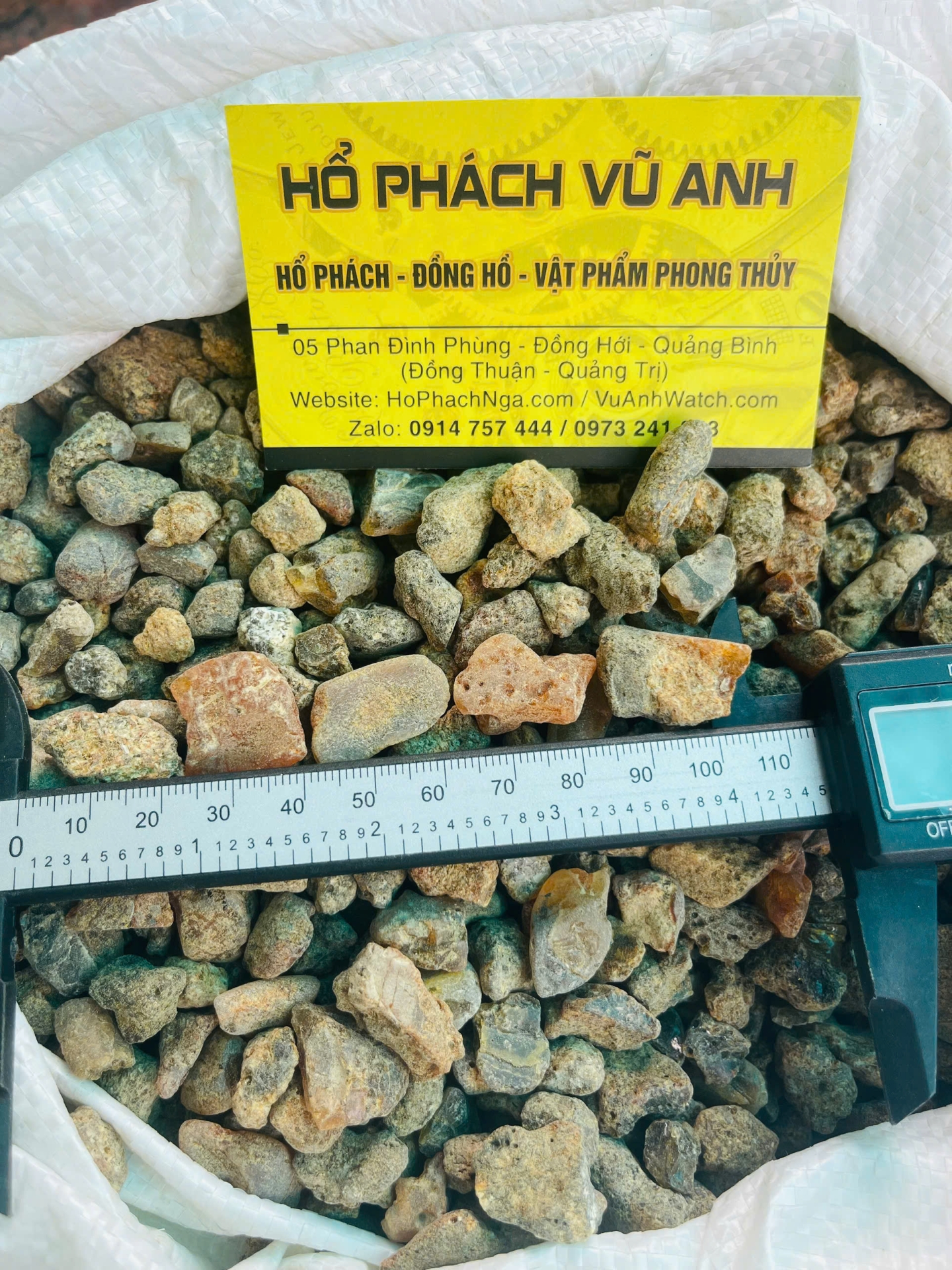 Tác Dụng Của Hổ Phách Thô Vụn – Năng Lượng Tự Nhiên Thanh Lọc và Cân Bằng