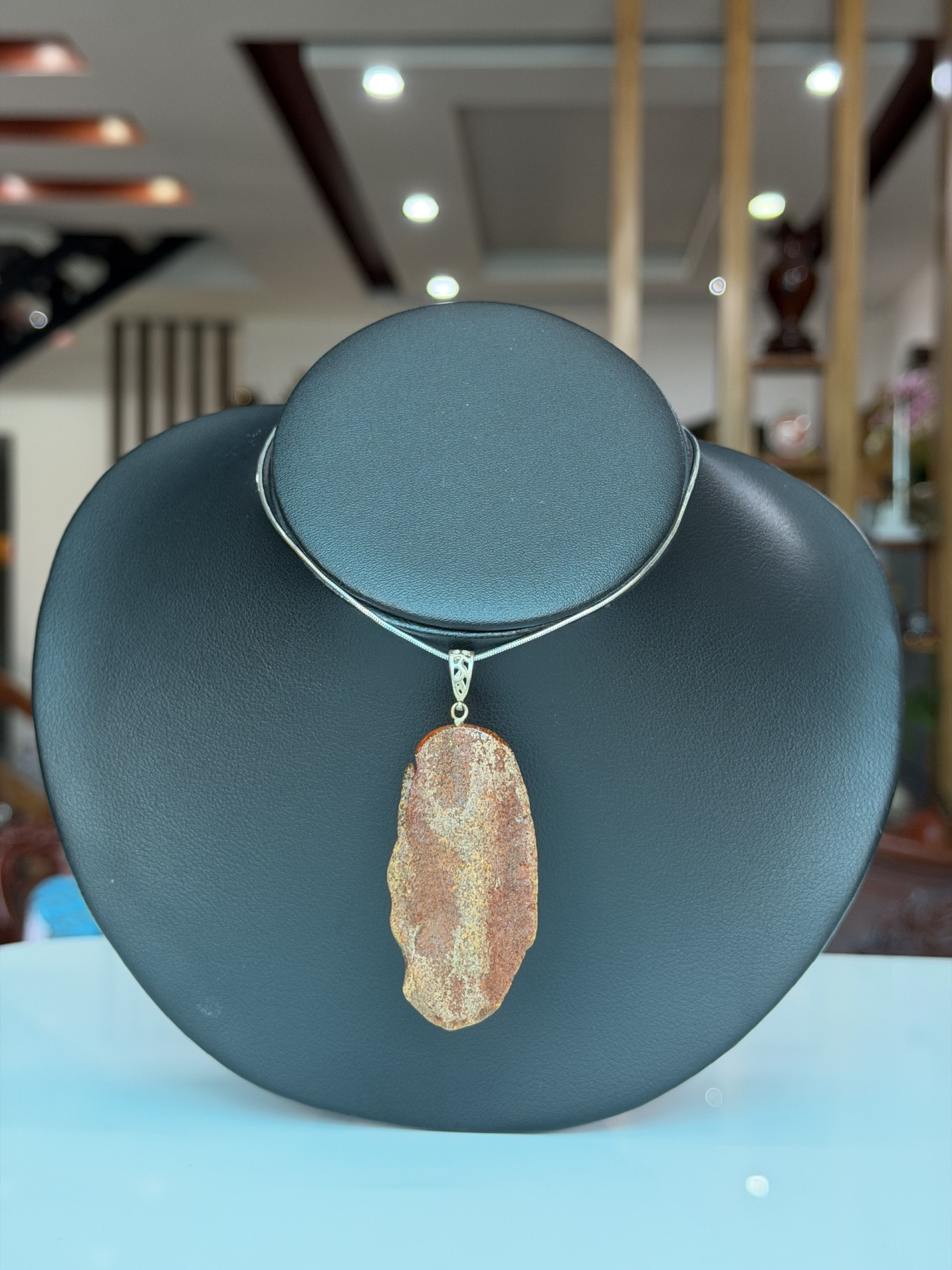 Mặt dây chuyền Hổ phách MHP230331-06