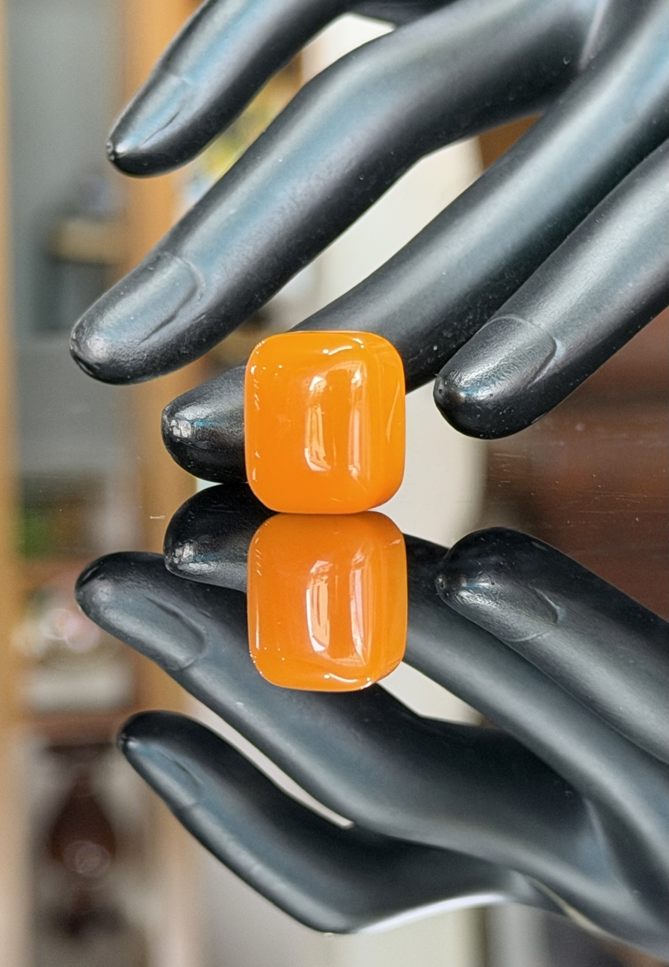 Mặt dây chuyền hổ phách Nga baltic mật lạp MHP080922-06