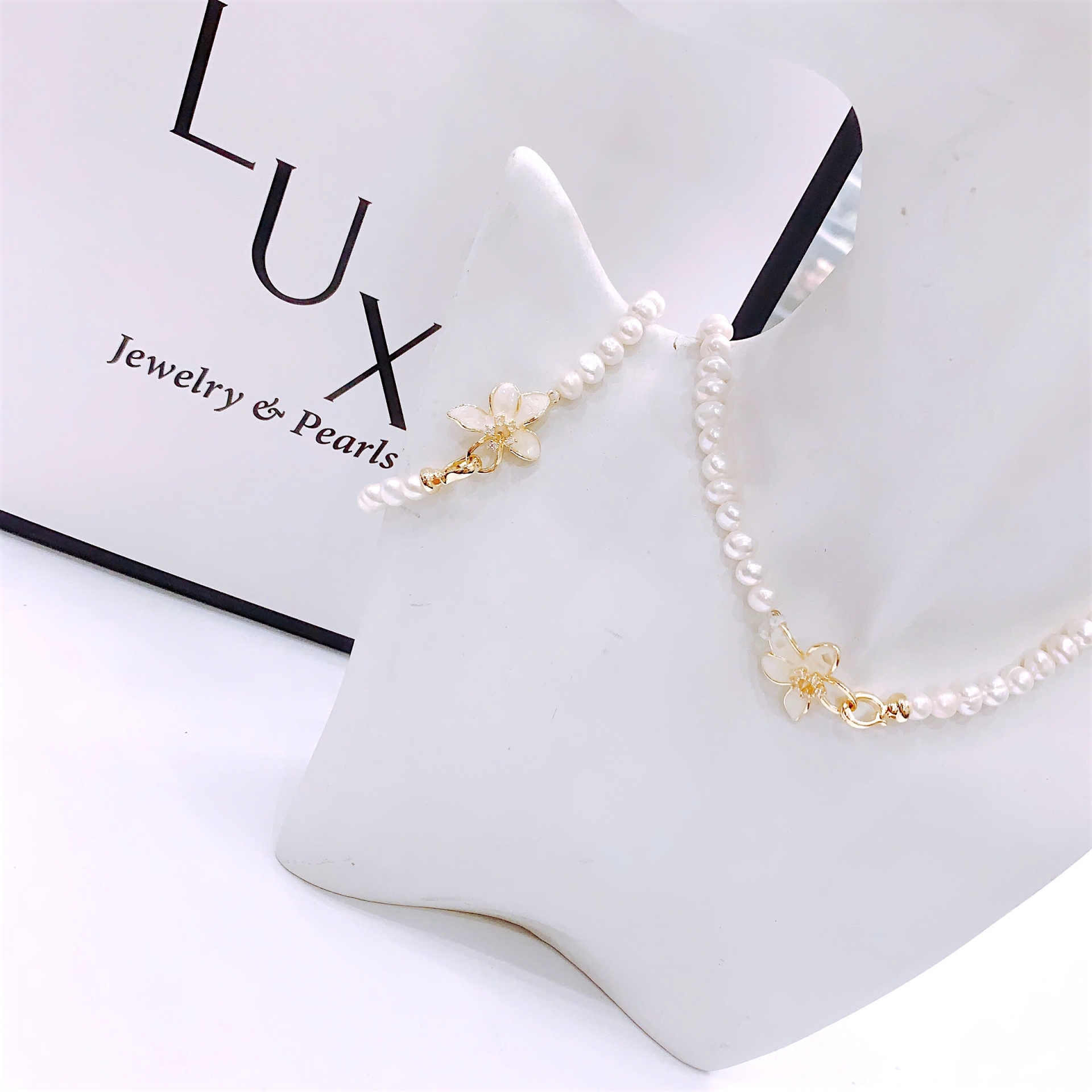 Set ngọc trai LUX P2095 – Đỉnh cao thanh lịch, tặng kèm nhẫn và hoa tai cao cấp