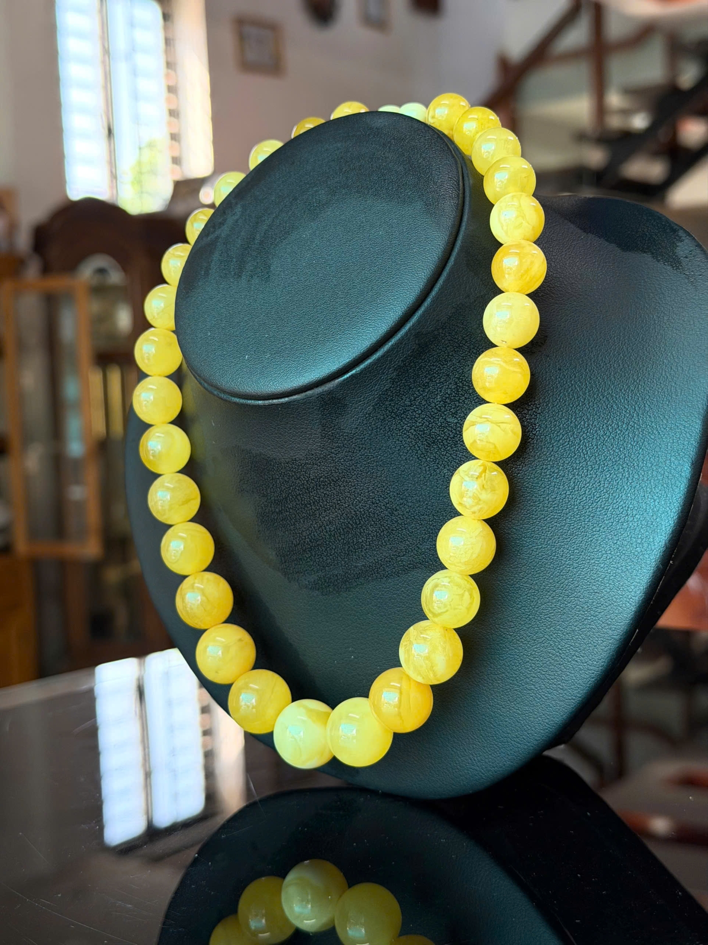 Vẻ Đẹp Quyền Quý: Vòng Cổ Hổ Phách Baltic Tự Nhiên Nguyên Khối Sắc Vàng Vân Trắng Sữa 190326-01