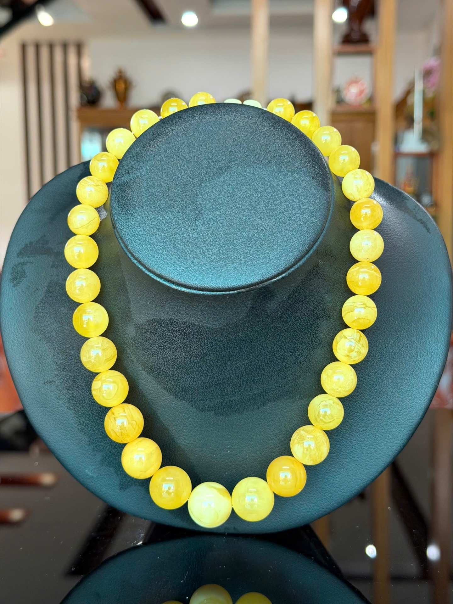 Vẻ Đẹp Quyền Quý: Vòng Cổ Hổ Phách Baltic Tự Nhiên Nguyên Khối Sắc Vàng Vân Trắng Sữa 190326-01