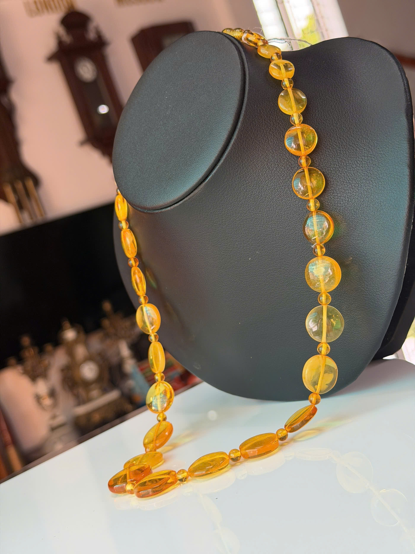 Vòng cổ hổ phách hạt đĩa đẹp, độc VCHP 010422-15