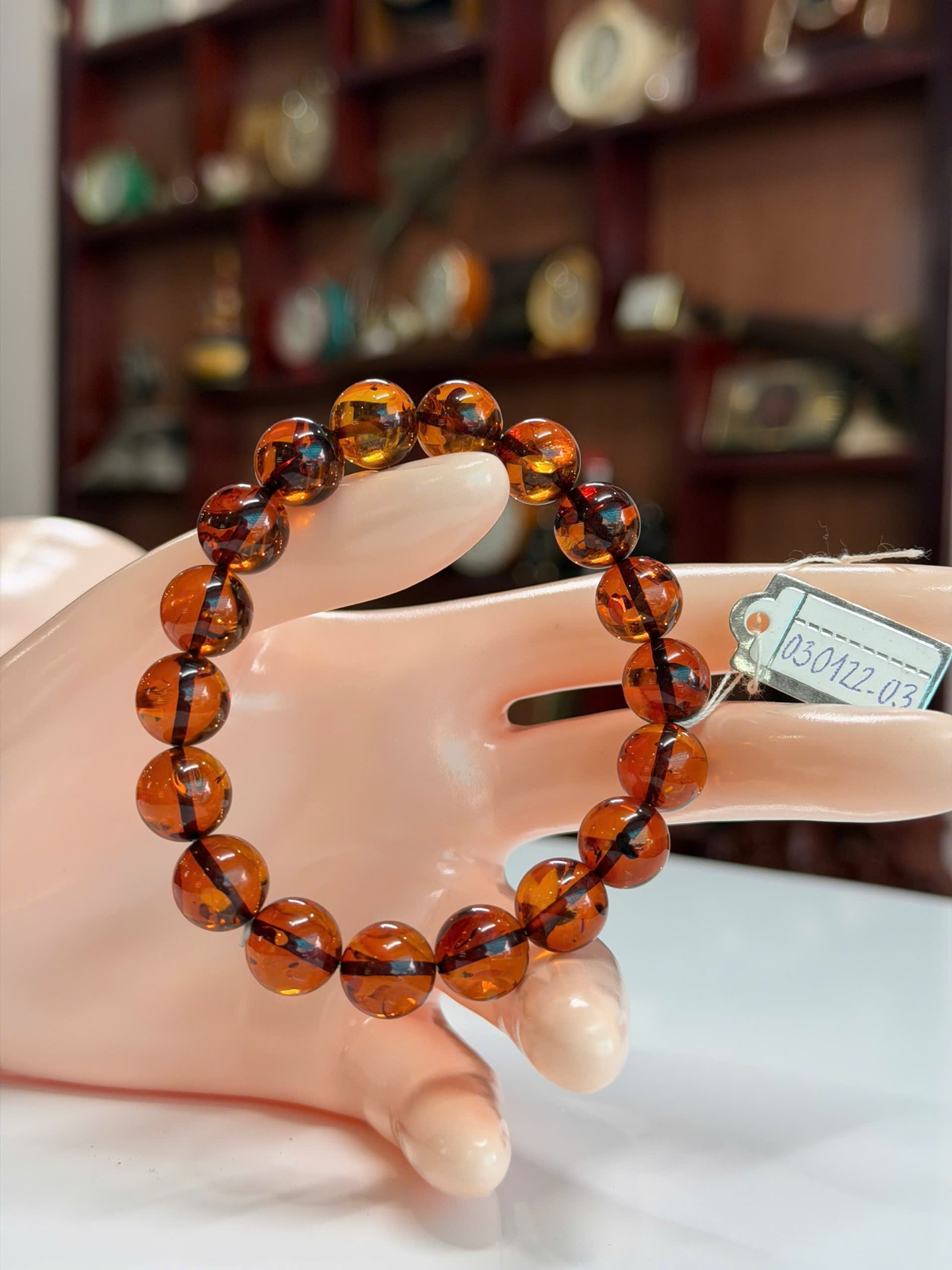 Vòng Hổ Phách Nga tự nhiên VHP030122-03 13,5g 11 ly size 16,3 cm