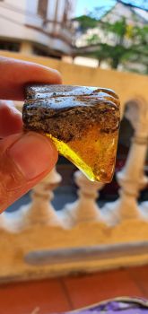 Mặt hổ phách thô Nga Baltic MHPT130120-23 13,6g 35x34x20