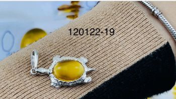 Mặt dây chuyền Hổ Phách bọc bạc hình chú rùa xinh xắn MHP120122-19