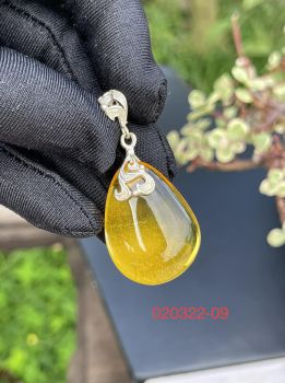 Mặt dây chuyền hổ phách MHP020322-09