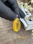Mặt dây chuyền hổ phách MHP250322-04