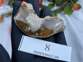 Mặt dây chuyền hổ phách MHP030422-08