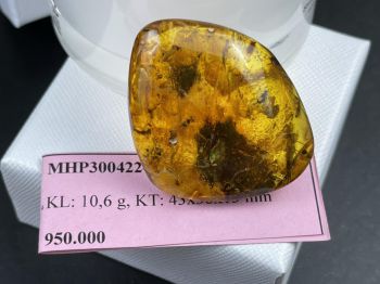 Mặt dây chuyền hổ phách MHP300422-10