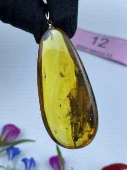 Mặt dây chuyền hổ phách ngậm côn trùng kích thước lớn MHP300422-12