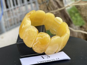 Vòng tay hổ phách Nga Baltic tự nhiên nguyên khối cao cấp – món quà từ thiên nhiên với vẻ đẹp sang trọng và ý nghĩa phong thủy trường tồn VHP040622-13