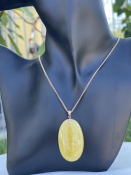 Mặt dây chuyền hổ phách vàng bơ độc đáo – quà tặng phong thủy ý nghĩa MHP310522-03