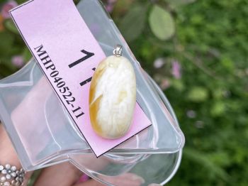 Mặt Hổ Phách Trắng Sữa Tự Nhiên Nga Baltic MHP040522-11 – Sự Tinh Khiết Và Đẳng Cấp Từ Thiên Nhiên